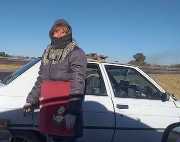 Mendoza: se jubiló como docente y vende café en la ruta