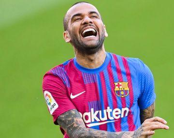 Dani Alves será compañero de varios argentinos.