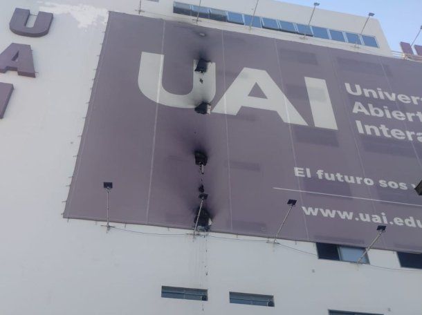 Se incendió una facultad en la Ciudad: debieron evacuar a más de 20 personas