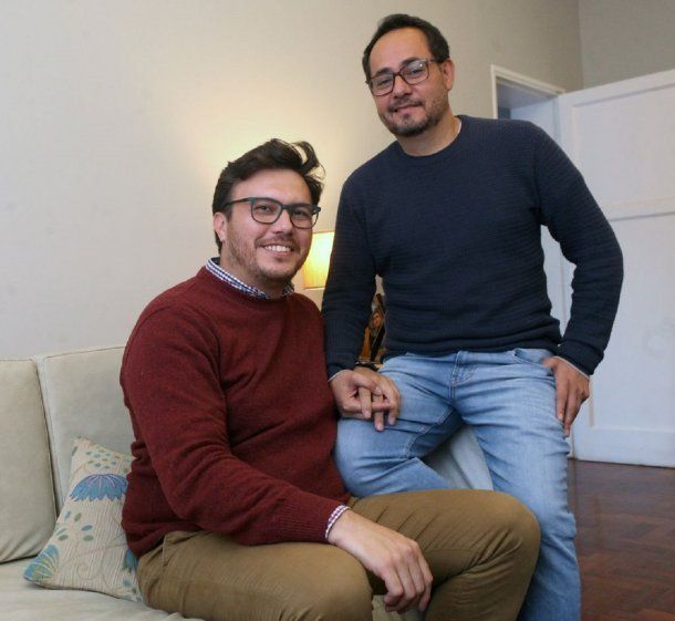 En un fallo histórico la Justicia habilitó a dos hombres a ser padres por subrogación de vientre