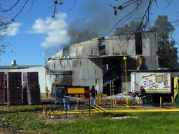 Incendio_fabrica_telam