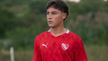 Nicolás Tomás Garrido Aparicio tiene 20 años y juega en la Reserva del Club Atlético Independiente. Nicolás Tomás Garrido Aparicio tiene 20 años y juega en la Reserva del Club Atlético Independiente.