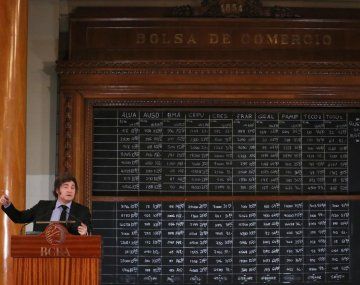 La analogía de Javier Milei con El Zorro que descolocó a todos en la Bolsa de Comercio