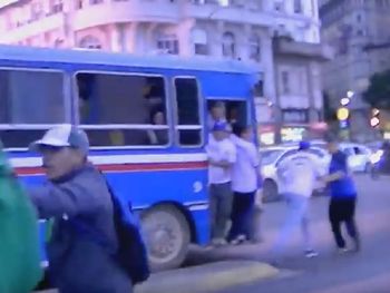 Así fue el duro cruce entre hinchas de Boca y Deportivo Cali 