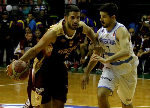 En medio del escándalo en la CABB, la Selección perdió el Sudamericano