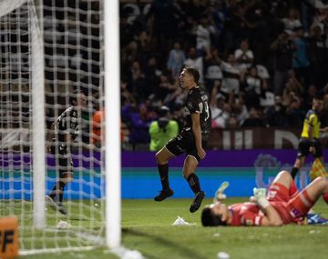 Platense venció a Tigre y se quedó con el clásico de Zona Norte