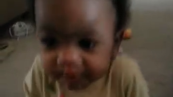 el bebe que elige comer su plato preferido a todo ritmo el bebe que elige comer su plato preferido a todo ritmo