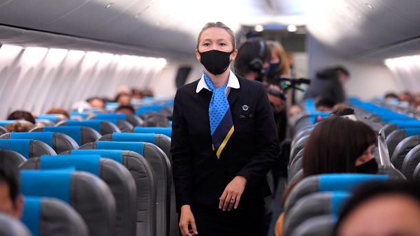 Son positivos de Covid-19 y quisieron viajar en avión: no podrán volar por 5 años