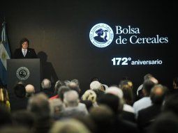 Javier Milei en la Bolsa de Cereales de Buenos Aires. Javier Milei en la Bolsa de Cereales de Buenos Aires.