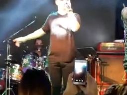 El cantante Pitty Murúa discutió con el público en pleno show El cantante Pitty Murúa discutió con el público en pleno show