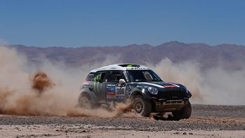 el frances peterhansel gano en los autos y acecha la punta el frances peterhansel gano en los autos y acecha la punta