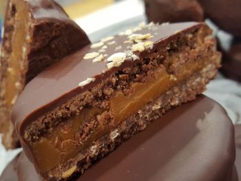 Prohíben una marca de alfajores