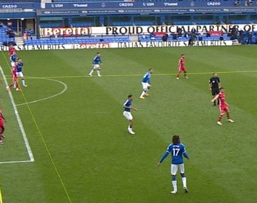 Insólito gol anulado al Liverpool en el clásico ante el Everton