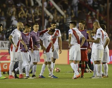 Los jugadores de River tras la dura derrota