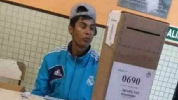 Discriminaron a un joven que fiscalizó en Moreno por cómo fue vestido: Dame el DNI y tu celu también