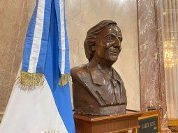 Villarruel ordenó retirar un busto de Kirchner que había en el Senado