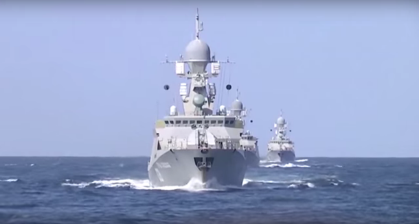 Barcos rusos bombardean con misiles de crucero posiciones del Estado Islámico en Siria