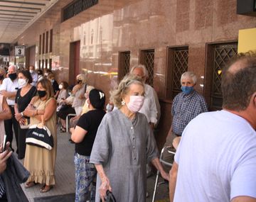 Denunciaron a Larreta y a Quirós por el caos en los centros de vacunación porteños