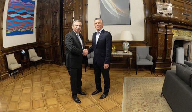 Alberto Fernández se reunió con Macri en Casa Rosada para acordar la transición