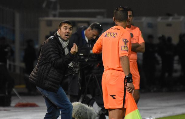 Coudet, enfurecido: Nos sacaron la final, no la perdimos