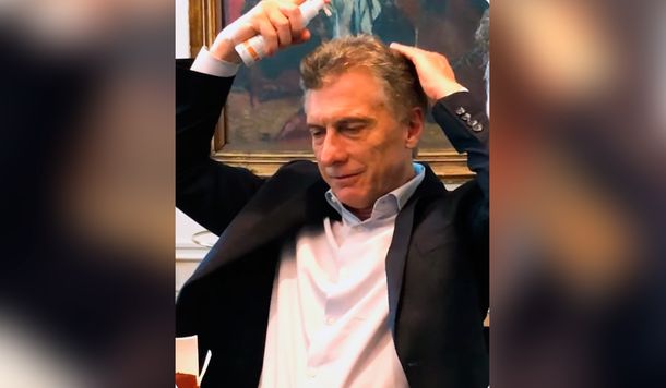 Macri, preocupado por la caída del pelo