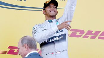 hamilton se quedo con el gp de sochi y se afianzo como lider del campeonato hamilton se quedo con el gp de sochi y se afianzo como lider del campeonato