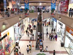 Se desplomó el consumo en shoppings y supermercados durante marzo