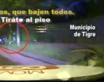 Un delincuente se entregó luego de raptar a tres jóvenes