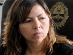 ¿en pesos o en dolares? conoce como ahorra la ministra de economia bonaerense ¿en pesos o en dolares? conoce como ahorra la ministra de economia bonaerense