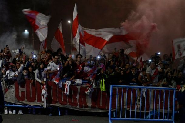 Mientras miraba el Superclásico descubrió una infidelidad y lo publicó en las redes