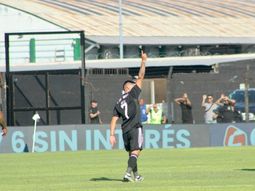 Deportivo Riestra no logra ganar: cayó ante Vélez por 2-1