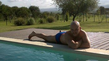 muscari y el primer desnudo masculino de la temporada muscari y el primer desnudo masculino de la temporada