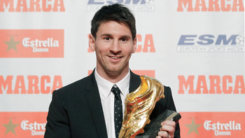 lionel messi recibio el botin de oro por sus goles en barcelona lionel messi recibio el botin de oro por sus goles en barcelona