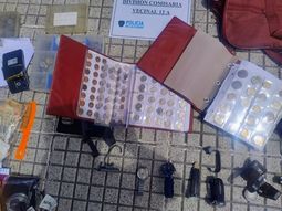 Engañan a coleccionista y le roban monedas antiguas y relojes de gran valor Engañan a coleccionista y le roban monedas antiguas y relojes de gran valor