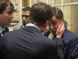 Cruce entre Santiago Caputo y Facundo Manes.