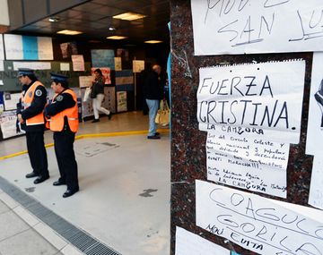 La vigilia de los militantes en la puerta de la Fundación
