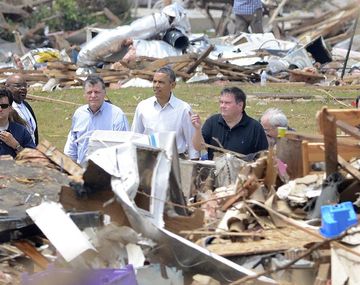 Obama visitó la zona devastada por el tornado en Oklahoma