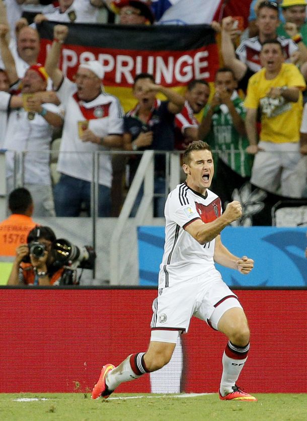 Un gol histórico: Klöse igualó a Ronaldo como el máximo goleador de los Mundiales