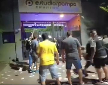 Los motivos de la manifestación en la puerta de la casa de Gran Hermano