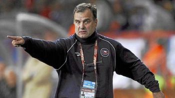Bielsa es seguido de cerca por el Lille de Francia Bielsa es seguido de cerca por el Lille de Francia