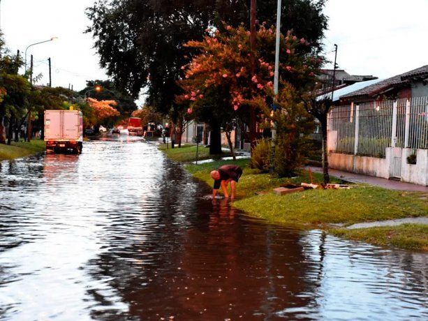 Un impresionante temporal de lluvia dejó sin luz a Mar del Plata y barrios aledaños
