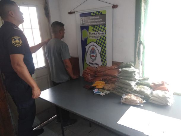 Al grito de Vendemos condimento ofrecían marihuana casa por casa