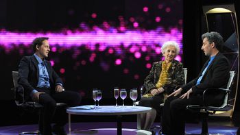 la primera entrevista de estela de carlotto y su nieto en television la primera entrevista de estela de carlotto y su nieto en television