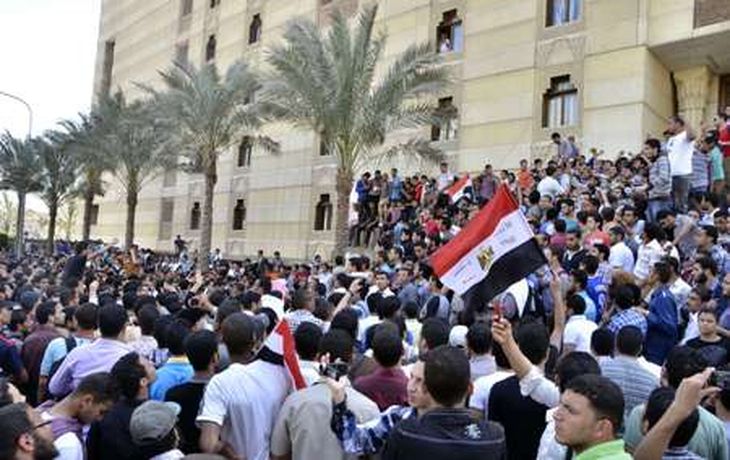 Egipto: renunció el primer ministro y todo su Gobierno