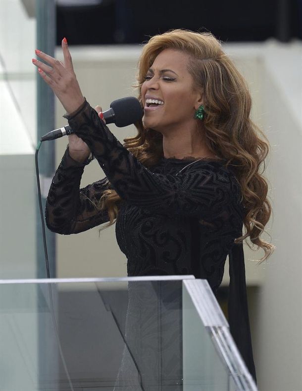 Beyoncé hizo playback con el himno de los Estados Unidos