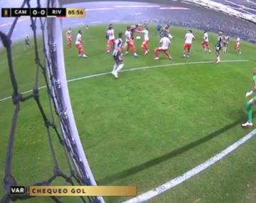 Polémica en Brasil: ¿era penal para Mineiro contra River?