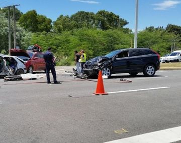 Dos argentinos graves por un choque