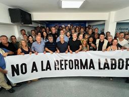 rosario reacciona a la reforma laboral: habra masiva marcha contra el proyecto del gobierno rosario reacciona a la reforma laboral: habra masiva marcha contra el proyecto del gobierno