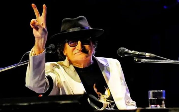 La foto de Charly García junto a un perrito que emociona a los fanáticos