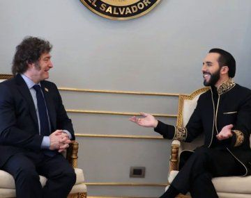 Nayib Bukele está en el país y este lunes se reúne con Javier Milei